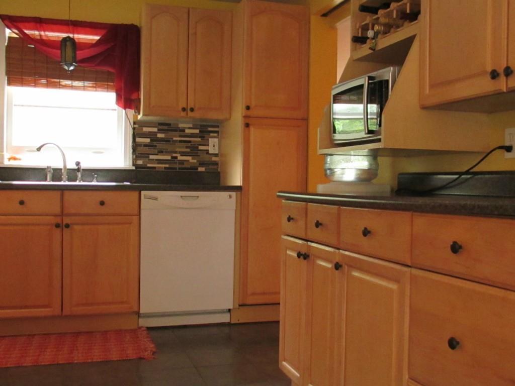 8 County Road Cape Neddick, ME 03902 - Photo 9 of 34 Photo