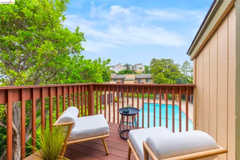 $679,000 | 20111 West Ridge Court, Unit 13, Castro Valley, CA 94546