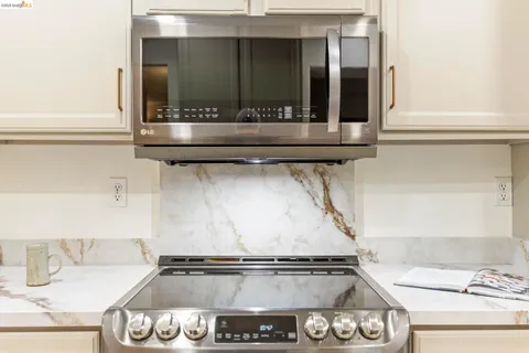 $679,000 | 20111 West Ridge Court, Unit 13, Castro Valley, CA 94546