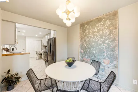 $679,000 | 20111 West Ridge Court, Unit 13, Castro Valley, CA 94546