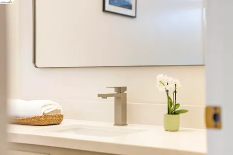 $679,000 | 20111 West Ridge Court, Unit 13, Castro Valley, CA 94546