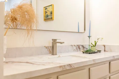 $679,000 | 20111 West Ridge Court, Unit 13, Castro Valley, CA 94546