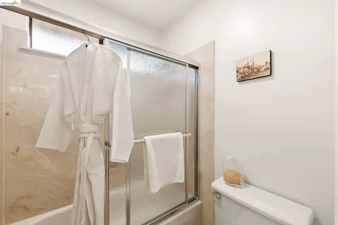 $679,000 | 20111 West Ridge Court, Unit 13, Castro Valley, CA 94546