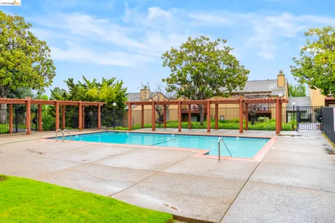 $679,000 | 20111 West Ridge Court, Unit 13, Castro Valley, CA 94546