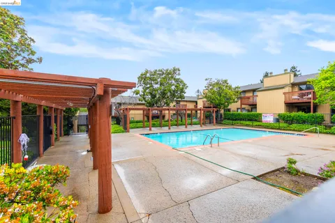 $679,000 | 20111 West Ridge Court, Unit 13, Castro Valley, CA 94546