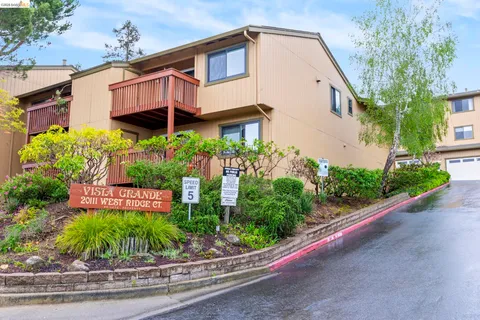 $679,000 | 20111 West Ridge Court, Unit 13, Castro Valley, CA 94546