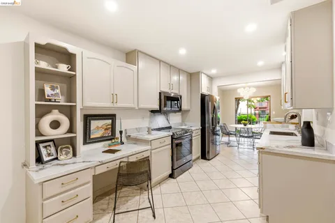 $679,000 | 20111 West Ridge Court, Unit 13, Castro Valley, CA 94546