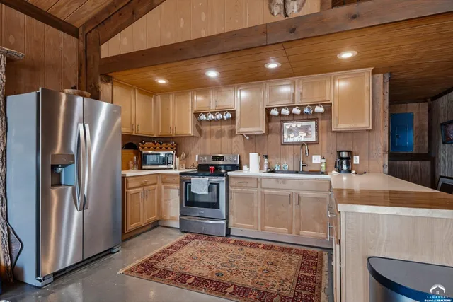 $4,990,000 | 770 East 1300th Road, Lawrence, KS 66046