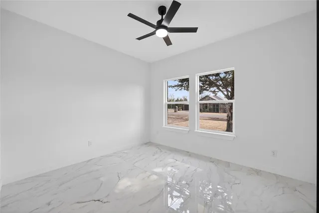 $380,000 | 120 East Woodell Drive, Glenn Heights, TX 75154