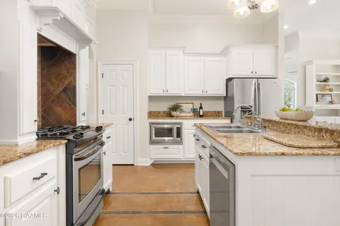 $285,000 | 305 Barataria Bay Point, Lafayette, LA 70508