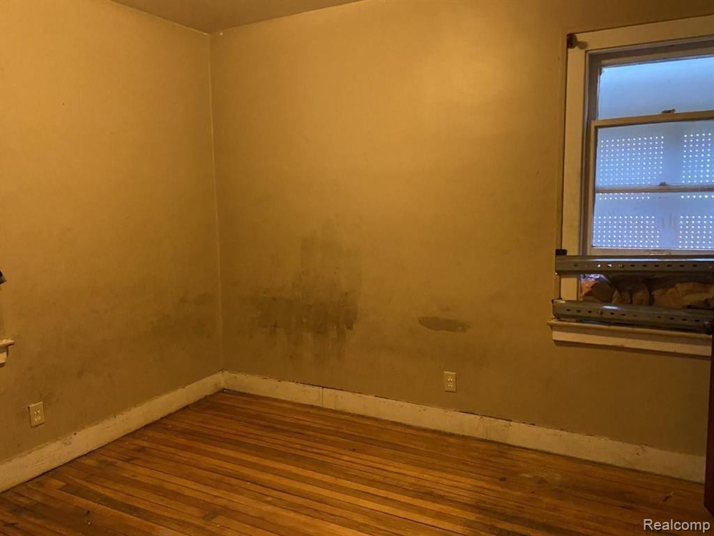 8032 Jackson Avenue Warren, MI 48089 - Photo 6 of 13
