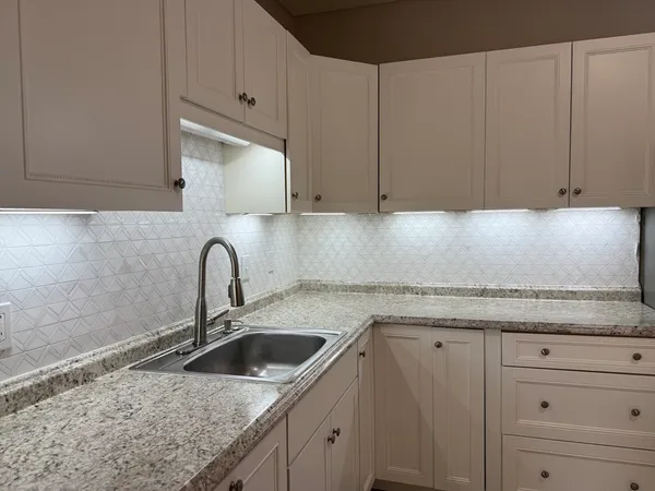 $3,600 | 630 Metropolitan Avenue, Unit 3, Boston, MA 02136