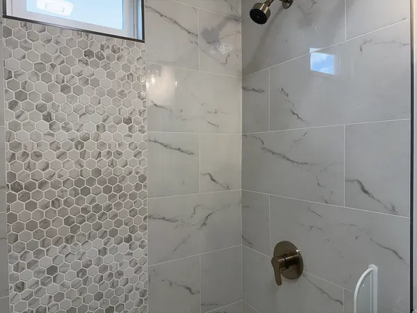 $3,600 | 630 Metropolitan Avenue, Unit 3, Boston, MA 02136