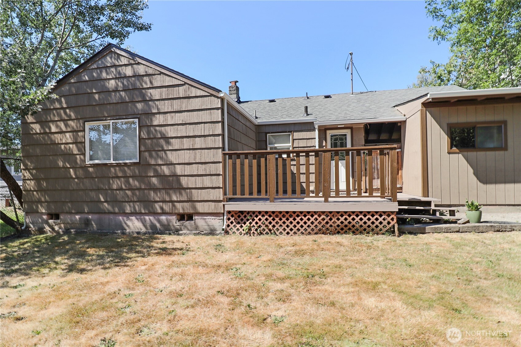 837 Northwest Duffy Street Chehalis, WA 98532 - Photo 3 of 22