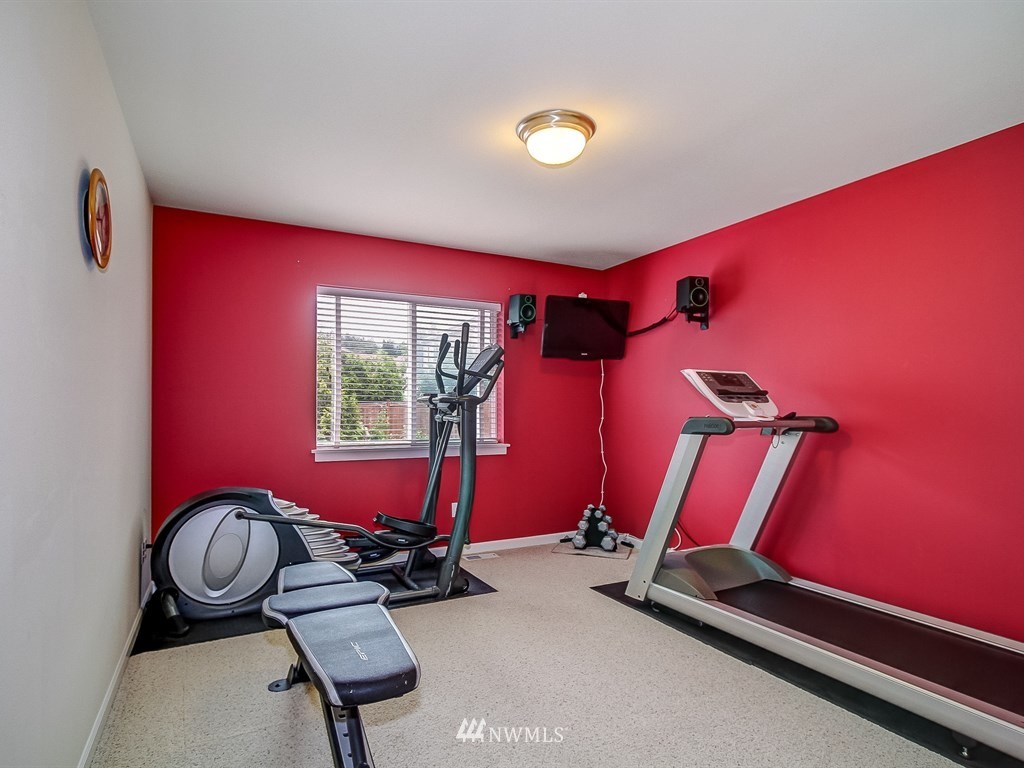 21915 40th Avenue Southeast Bothell, WA 98021 - Photo 18 of 25