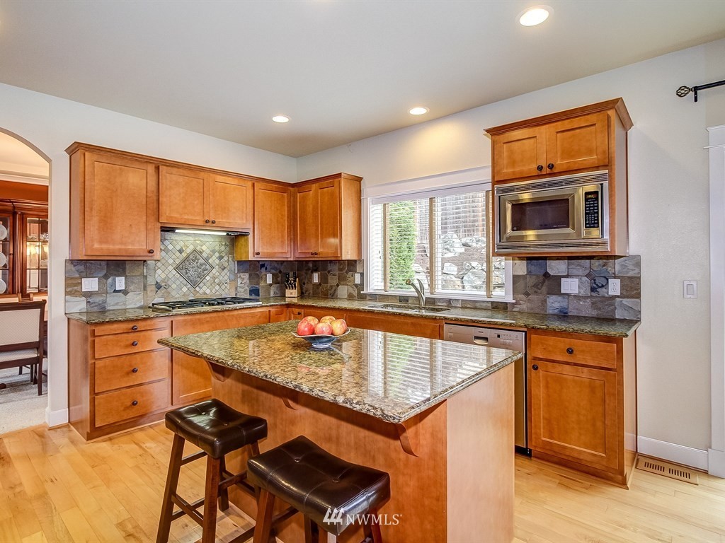 21915 40th Avenue Southeast Bothell, WA 98021 - Photo 8 of 25