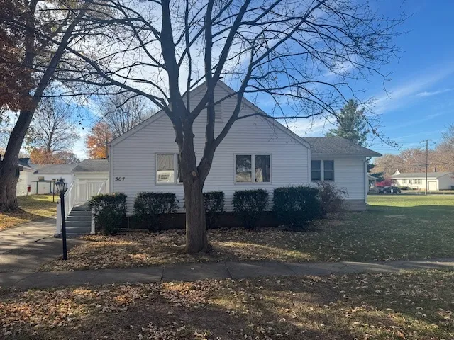 $162,500 | 307 North Linden Street, Clinton, IL 61727