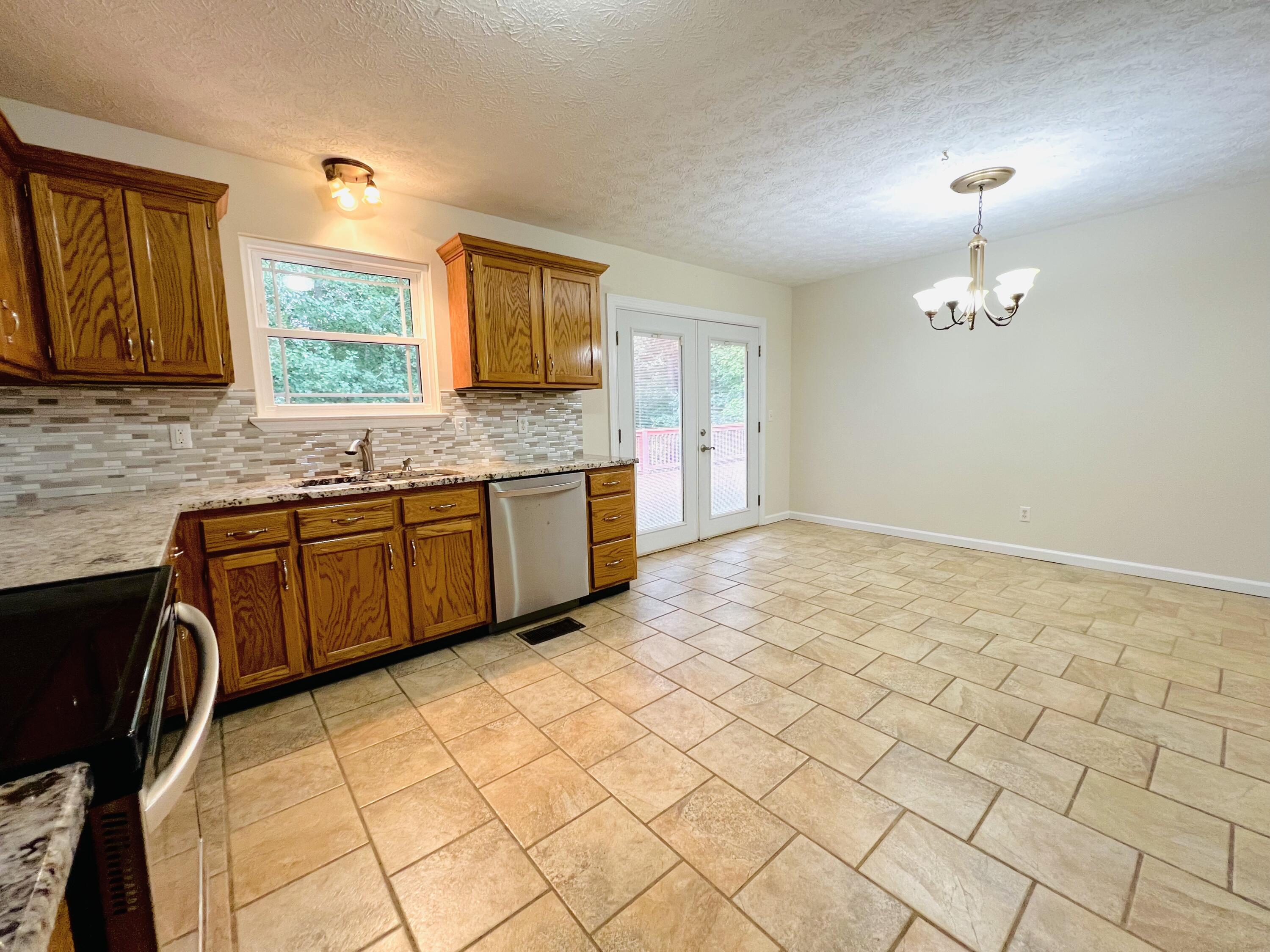 66 Spring Valley Lane Ringgold, GA 30736 - Photo 11 of 45 IMG_4425