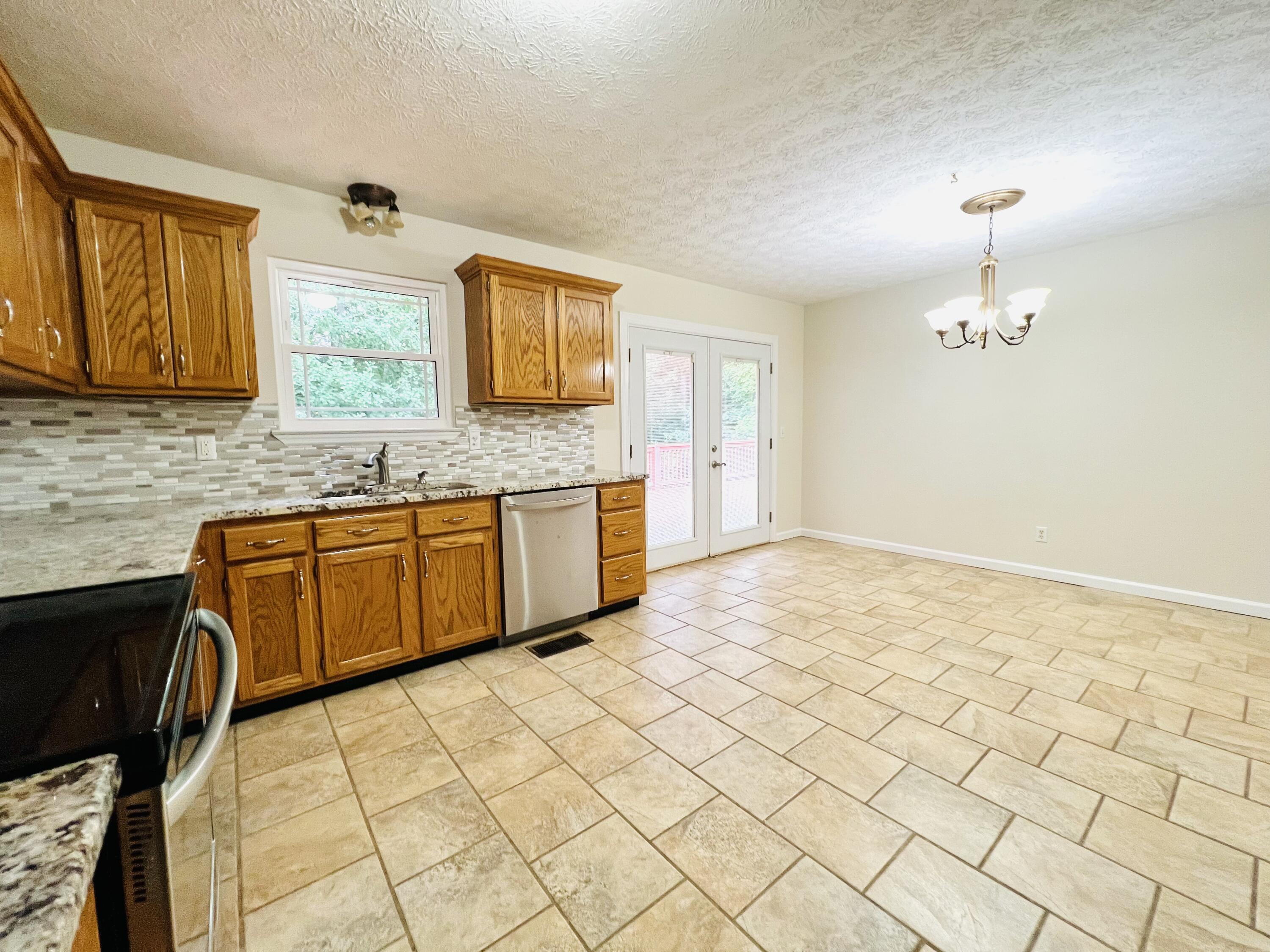66 Spring Valley Lane Ringgold, GA 30736 - Photo 12 of 45 IMG_4424