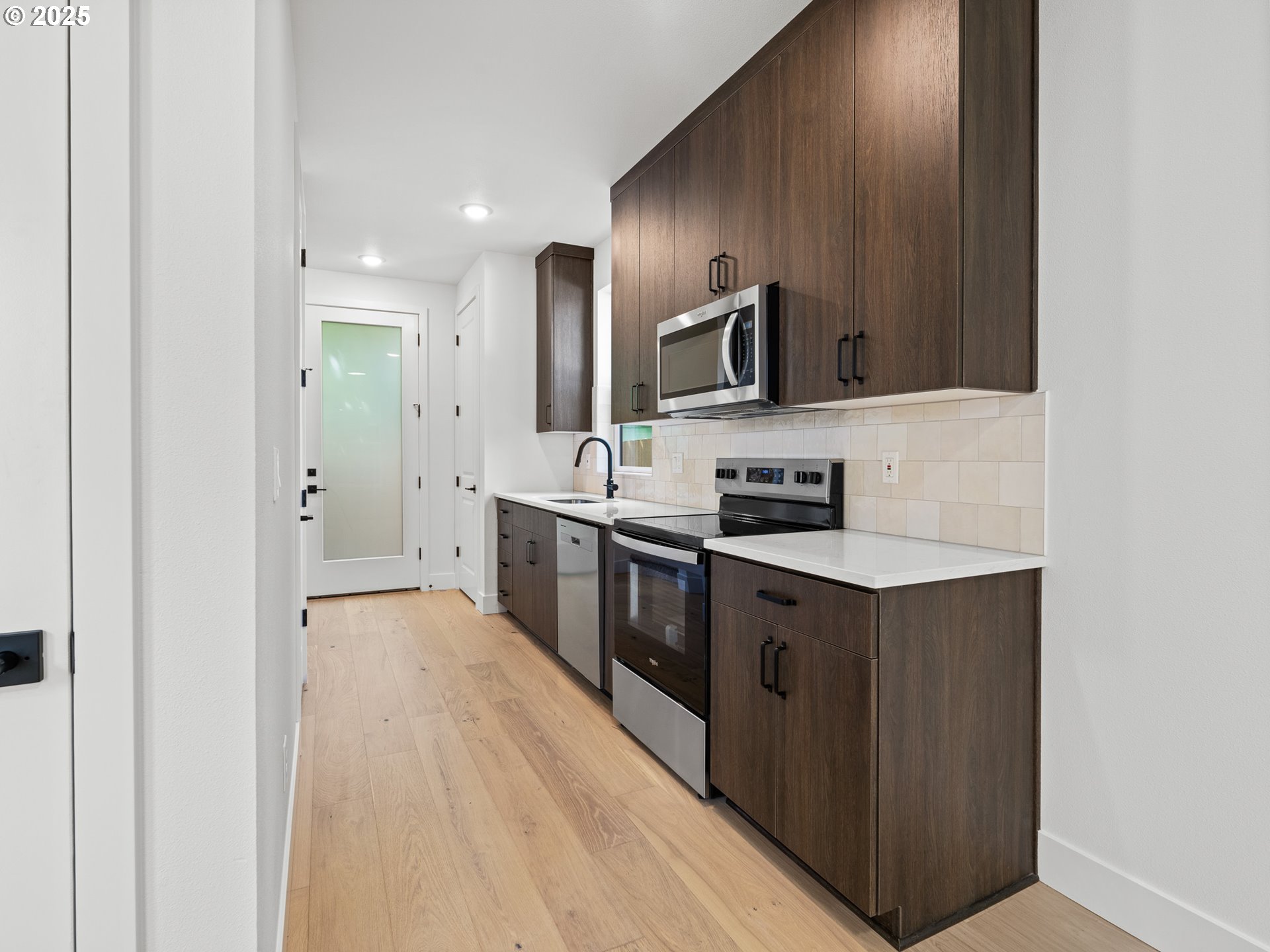 3221 Southeast 28th Avenue Portland, OR 97202 - Photo 3 of 14