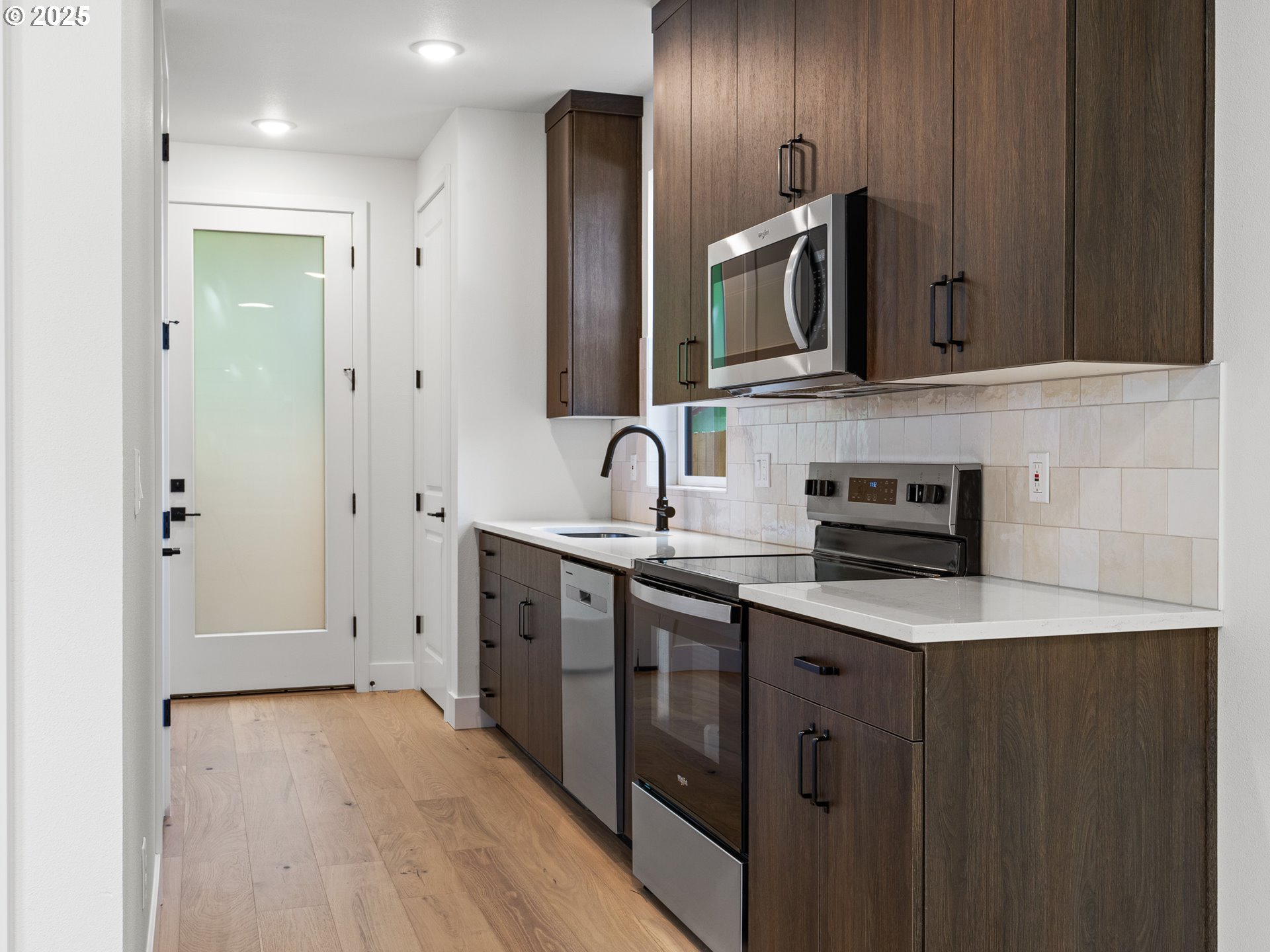 3221 Southeast 28th Avenue Portland, OR 97202 - Photo 4 of 14