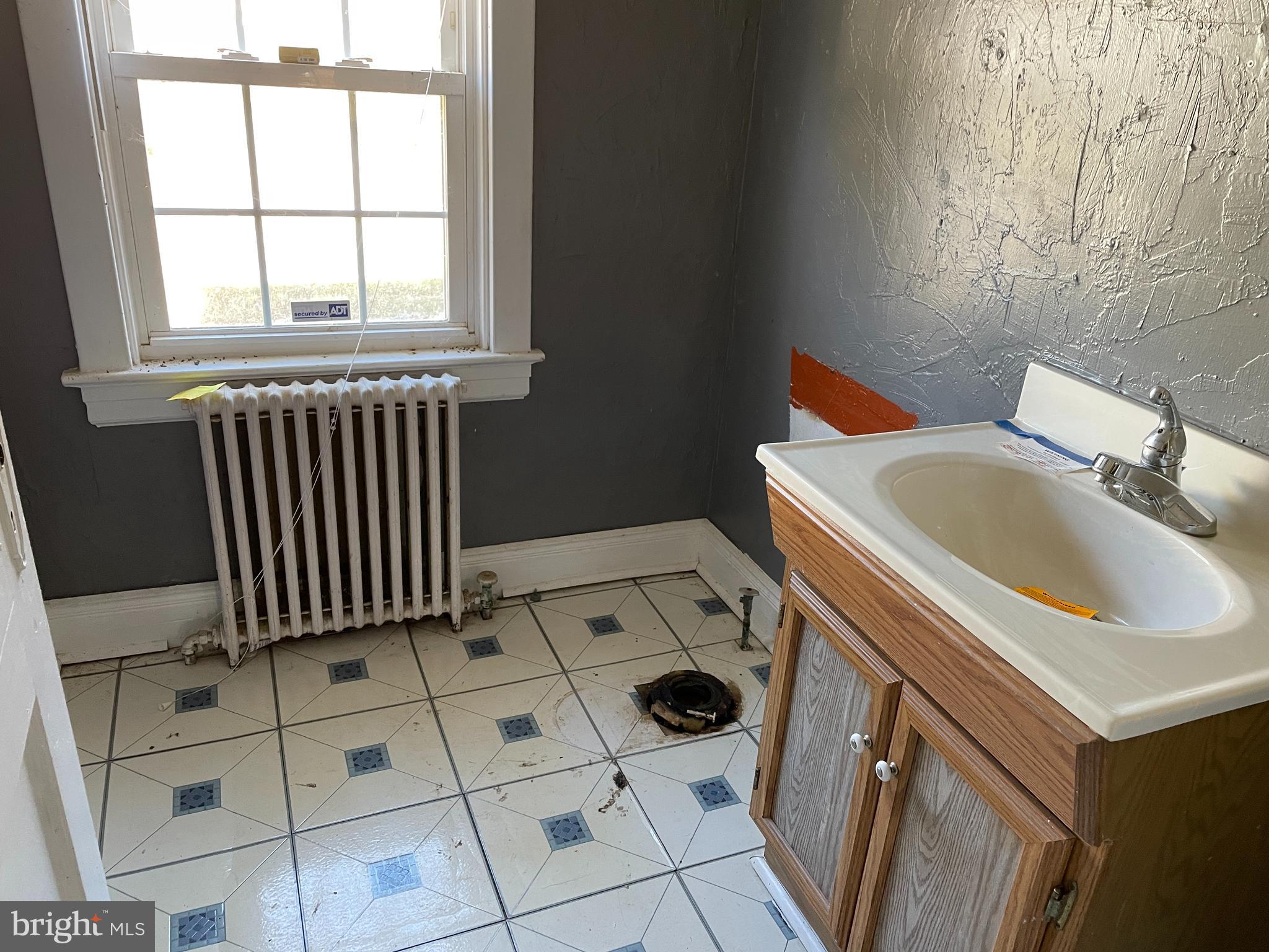 24615 Hollywood Road Hollywood, MD 20636 - Photo 26 of 32 1/2 bath without a toilet