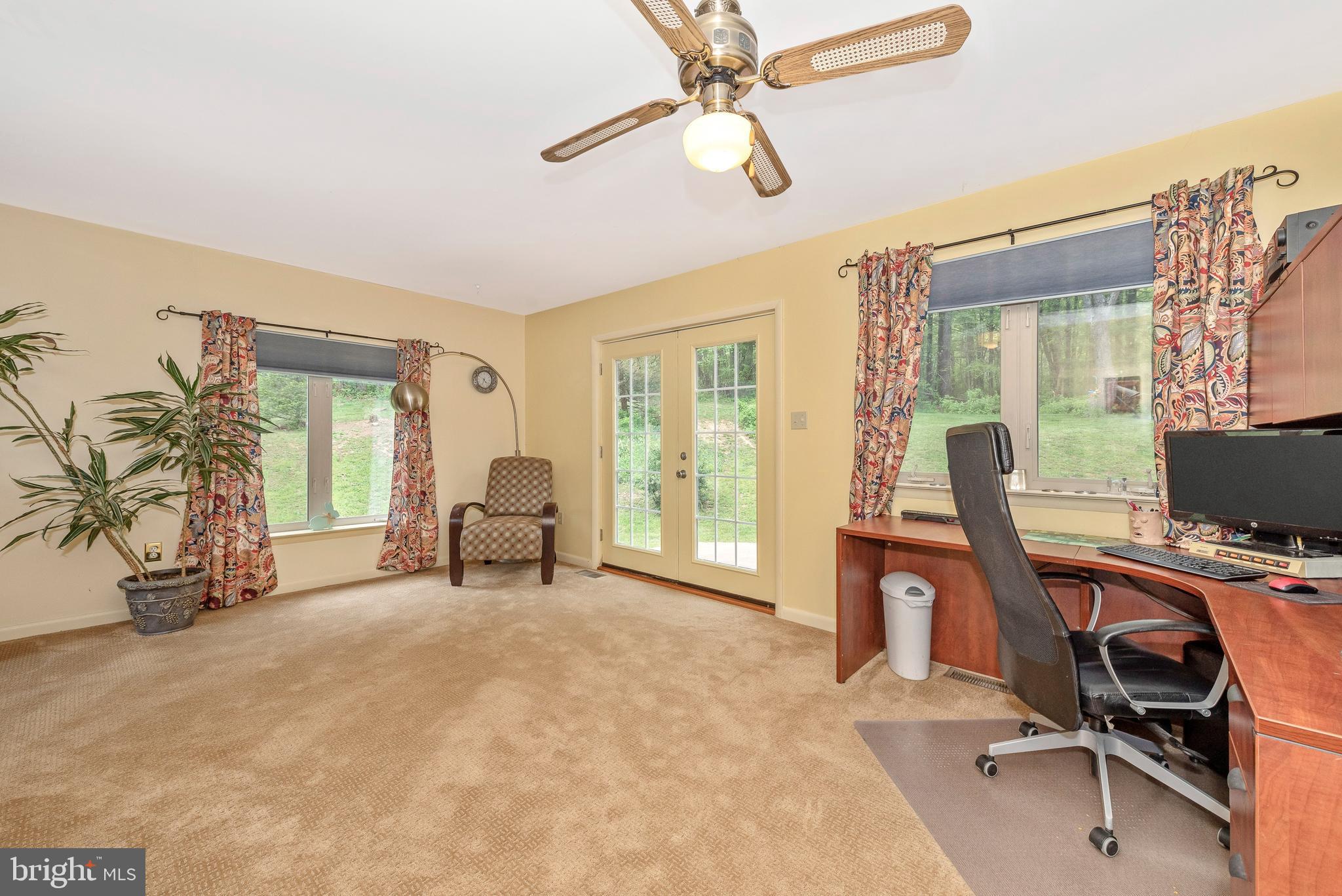 12828 Jesse Smith Road Mount Airy, MD 21771 - Photo 12 of 46 Office area or living room