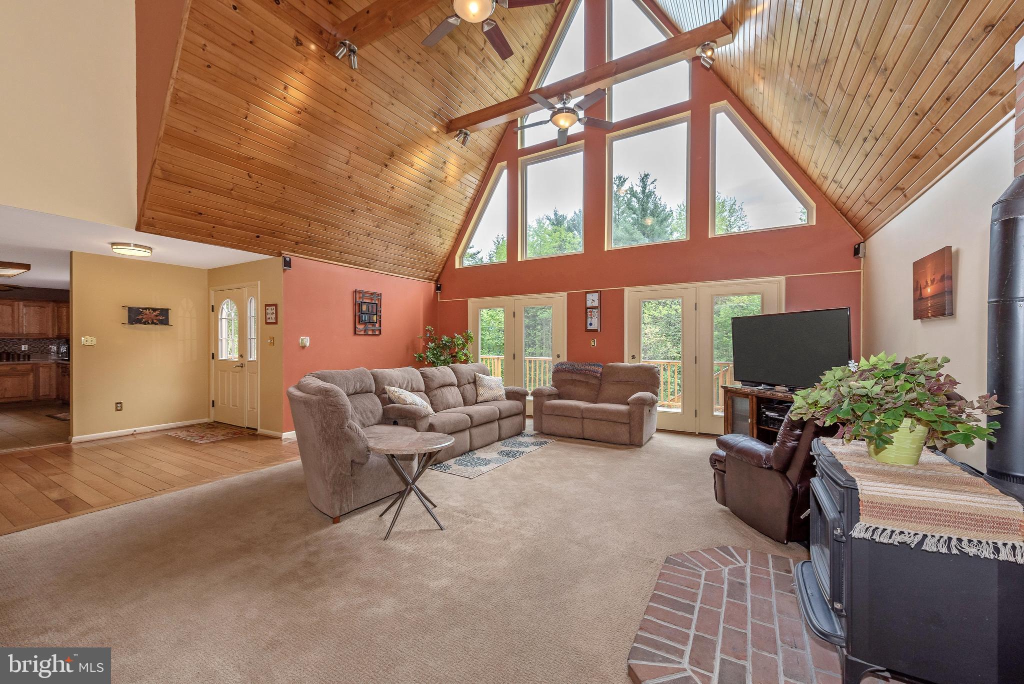 12828 Jesse Smith Road Mount Airy, MD 21771 - Photo 6 of 46 Gallery Image 6