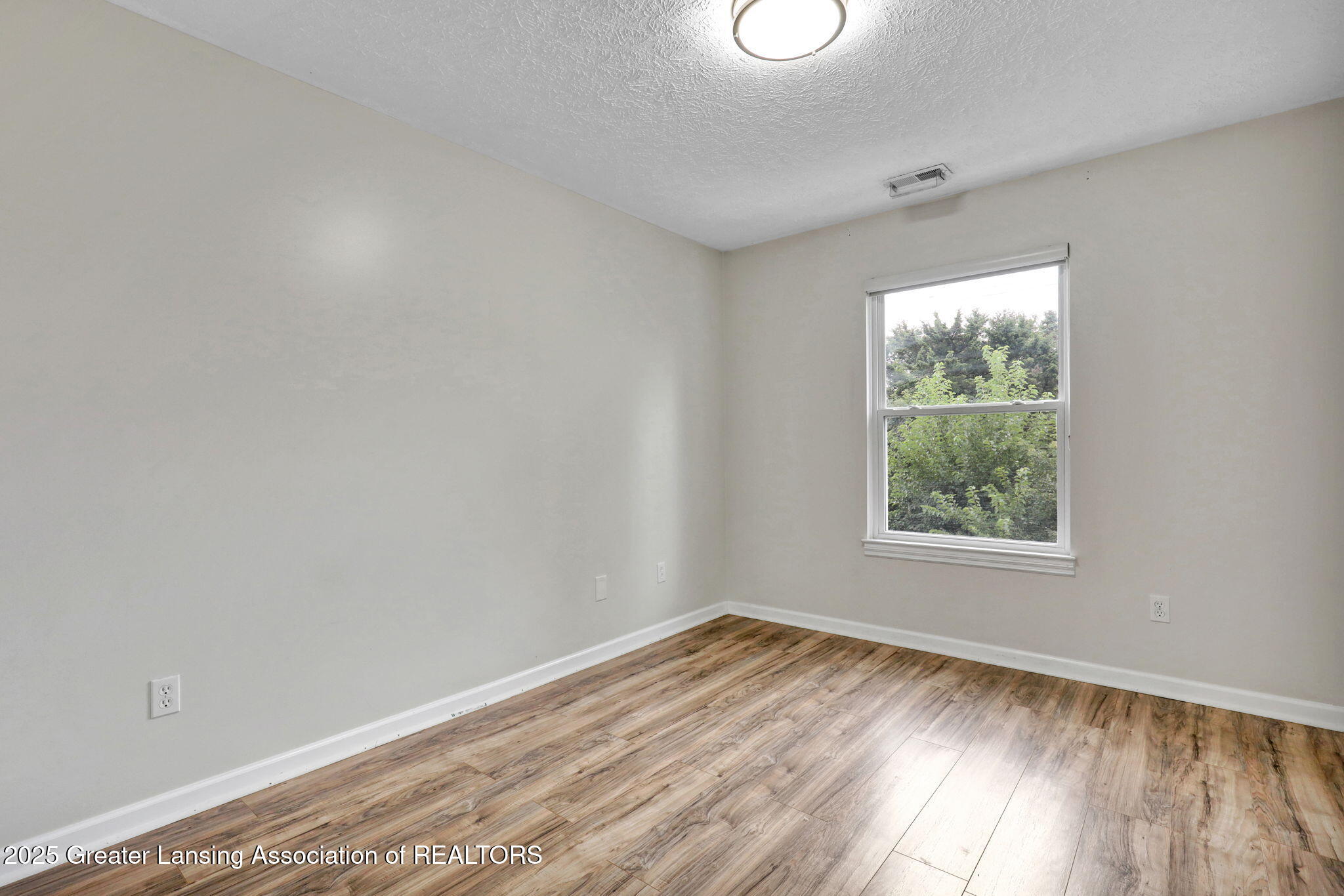 1333 Coolidge Road East Lansing, MI 48823 - Photo 13 of 29 11-web-or-mls-Open Ended Media-10