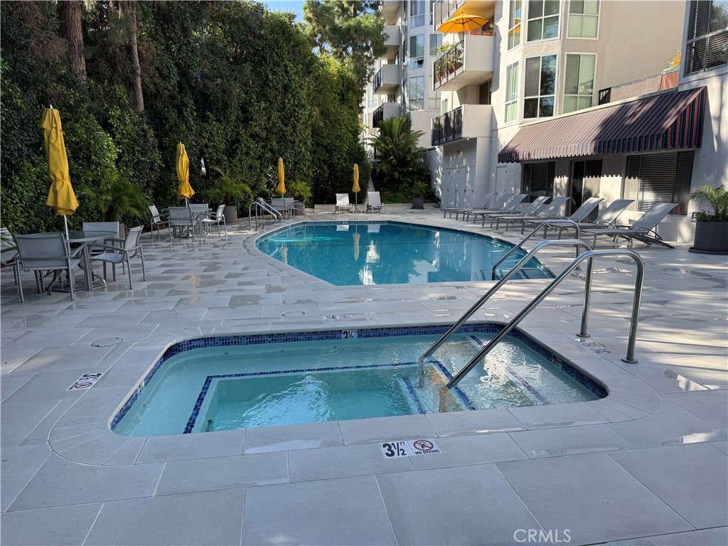 8530 Holloway Drive, Unit 418 Los Angeles, CA 90069 - Photo 13 of 13 an outdoor space with patio
