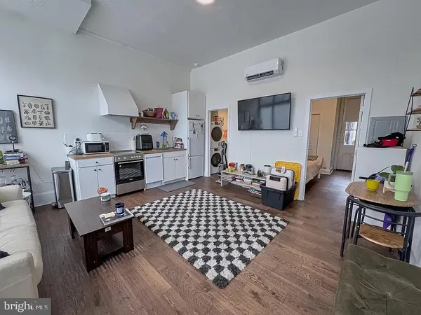 $1,800 | 1832-34 Callowhill Street, Unit G, Philadelphia, PA 19130