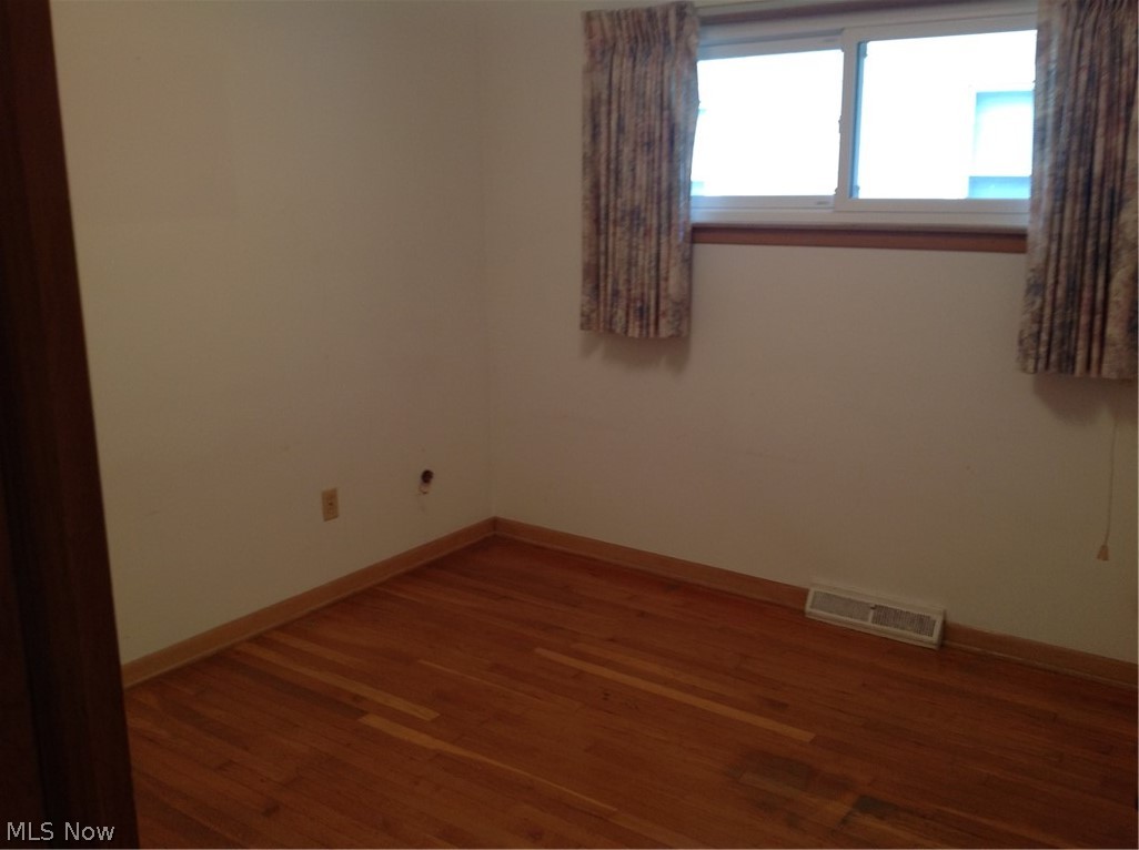 1107 Homestead Road Cleveland, OH 44121 - Photo 9 of 21