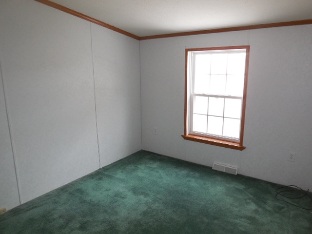 22 Thomas Street Barre, VT 05641 - Photo 6 of 10 Gallery Image 6