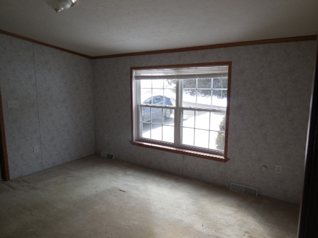 22 Thomas Street Barre, VT 05641 - Photo 8 of 10 Gallery Image 8