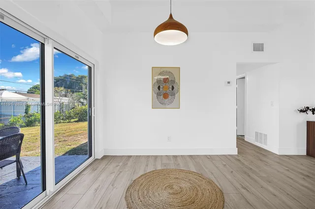 $550,000 | 5730 Southwest 54th Terrace, Davie, FL 33314