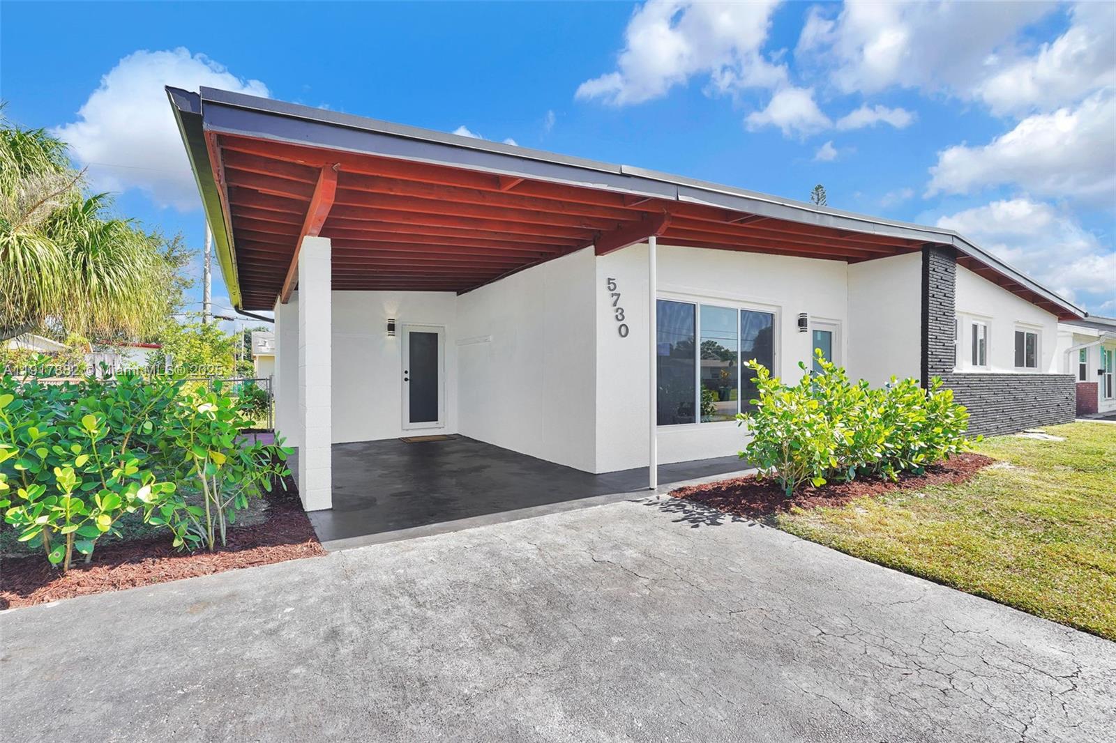 5730 Southwest 54th Terrace Davie, FL 33314 - Photo 2 of 40