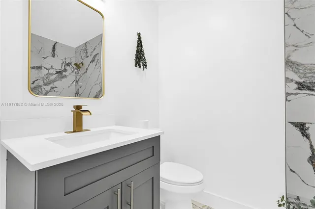 $550,000 | 5730 Southwest 54th Terrace, Davie, FL 33314