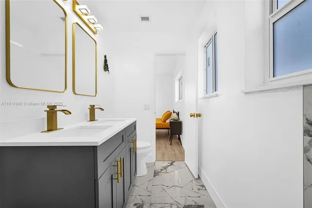 $550,000 | 5730 Southwest 54th Terrace, Davie, FL 33314