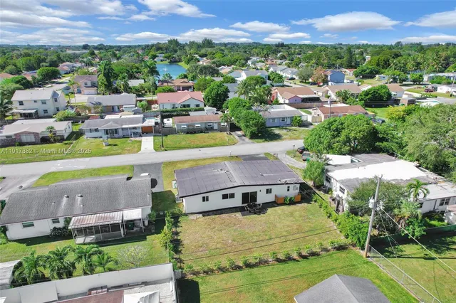 $550,000 | 5730 Southwest 54th Terrace, Davie, FL 33314