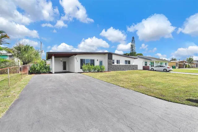 $550,000 | 5730 Southwest 54th Terrace, Davie, FL 33314