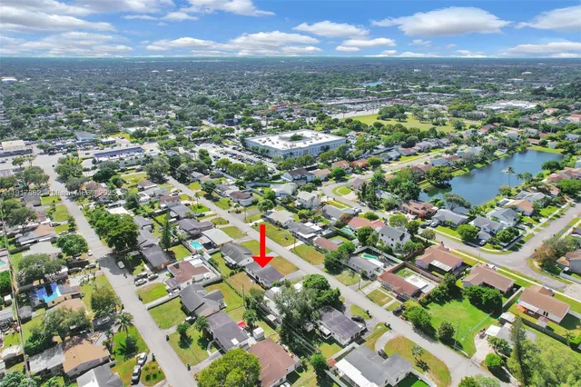 $550,000 | 5730 Southwest 54th Terrace, Davie, FL 33314