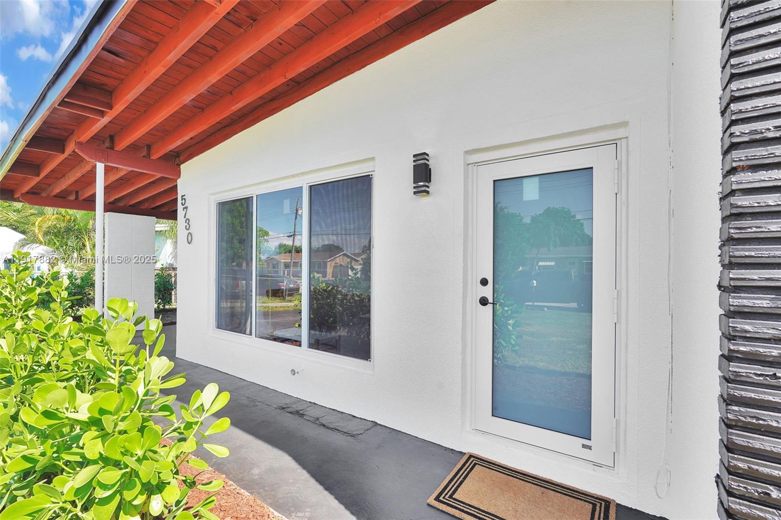 5730 Southwest 54th Terrace Davie, FL 33314 - Photo 4 of 40