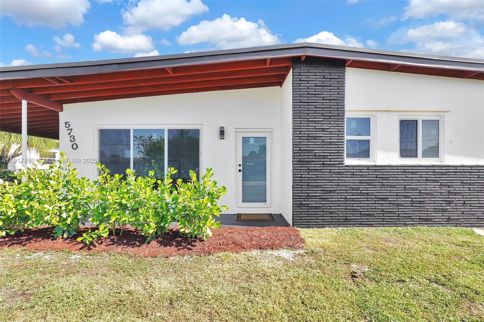 5730 Southwest 54th Terrace Davie, FL 33314 - Photo 5 of 40