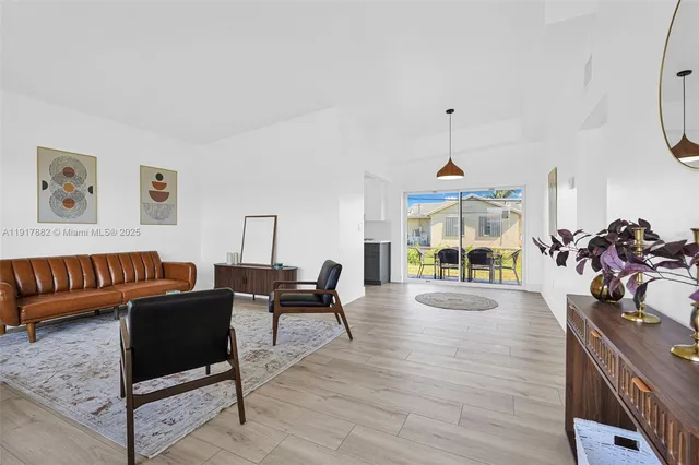 $550,000 | 5730 Southwest 54th Terrace, Davie, FL 33314