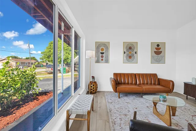 $550,000 | 5730 Southwest 54th Terrace, Davie, FL 33314