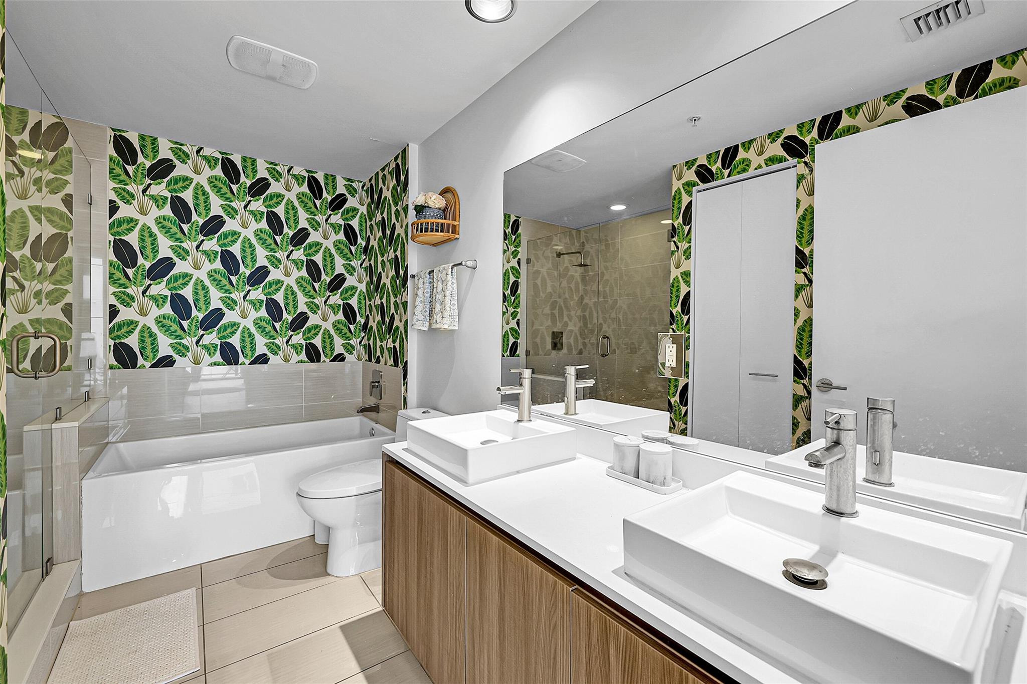 201 Southwest 17th Road, Unit 602 Miami, FL 33129 - Photo 4 of 37 Ensuite#2 Jungle theme