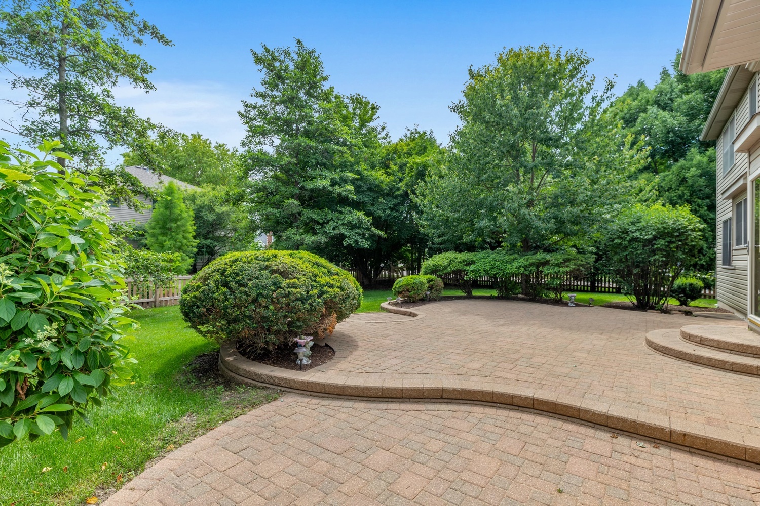 2660 Hoddam Road Naperville, IL 60564 - Photo 6 of 35