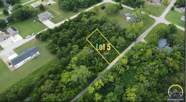$4,000 | 6428 Ridgeview Drive, Ozawkie, KS 66070