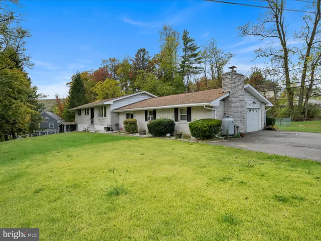 $319,900 | 149 Claremont Avenue, Tamaqua, PA 18252