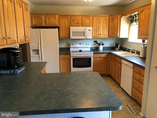 $2,400 | 425 Gatewood Court, Glen Burnie, MD 21061